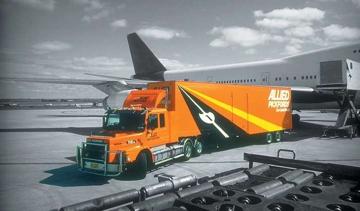 Allied Van Lines truck with airplane